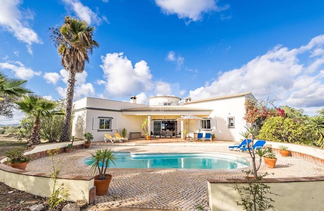 Beautiful Villa with Private Pool and Sea View