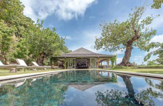 Beautiful villa with stunning ocean views