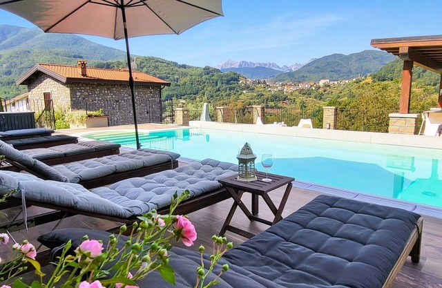 Beautiful village house, pool. Walk to restaurant. WIFI. Flexible changeover.