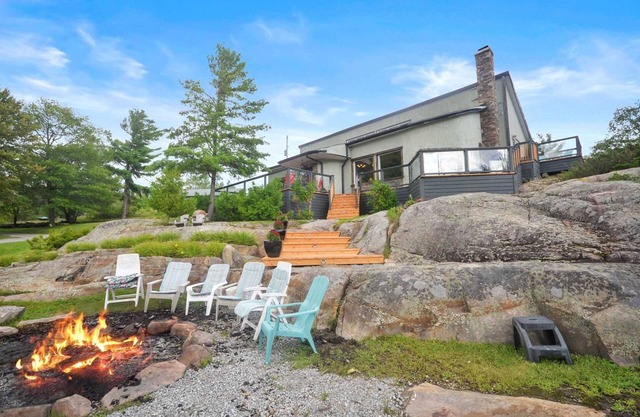 Beautiful Waterfront Retreat On Georgian Bay