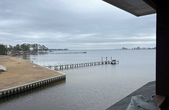 Beautiful Waterfront Cottage on the Pungo River