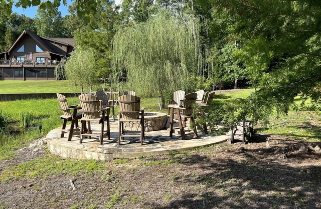 Beautiful waterfront home with room for 15