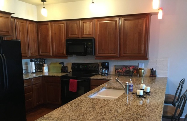 Beautiful Waterfront Condo With Spectacular Views