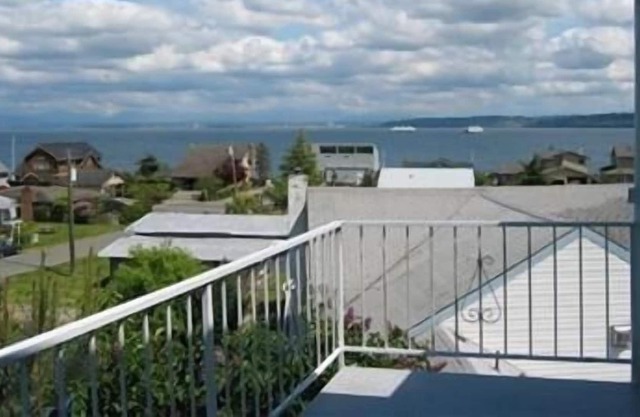 Beautiful Whidbey View House