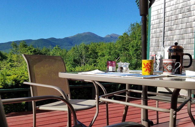 Beautiful White Mountain views and direct access to the hiking trails
