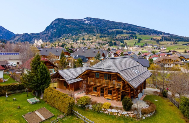 Beautiful wooden log house with sauna and garden