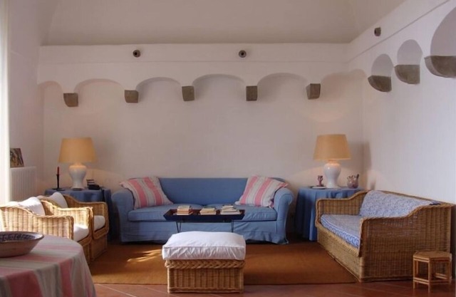Beautiful XVIII Century Farm House with swimming pool. Near Sorrento