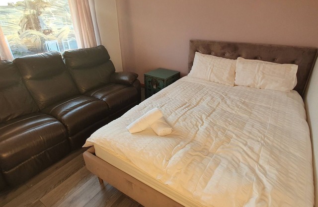 Beautifull 4-Bed Room Apartment