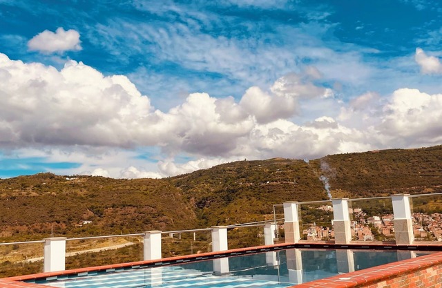 Beautifull apartment in vibrant San Gil. Swimming pool, sauna, free Wifi.