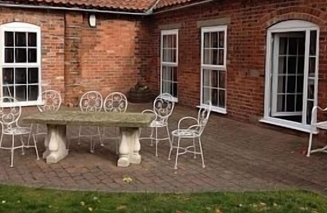Beautifully Converted Barn Conversion With 2 Bedrooms Sleeping 4 People