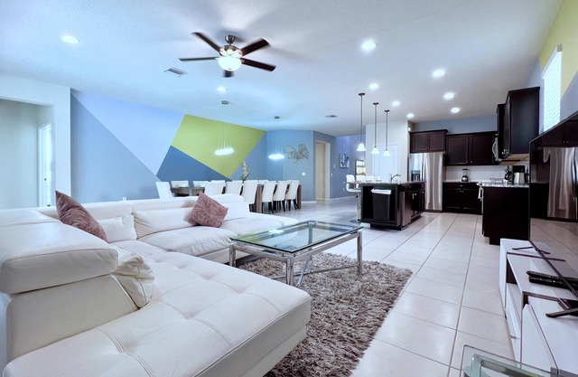 Beautifully Decorated Pool Villa with Game Room-8852BC