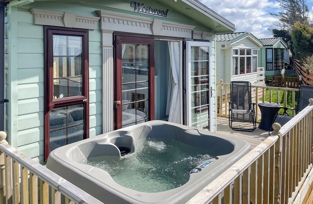 Beautifully located overlooking Luce Bay and with the added bonus of a hot tub.