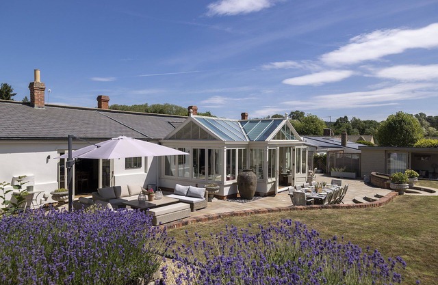 Beautifully presented spacious holiday cottage - Gardeners Cottage