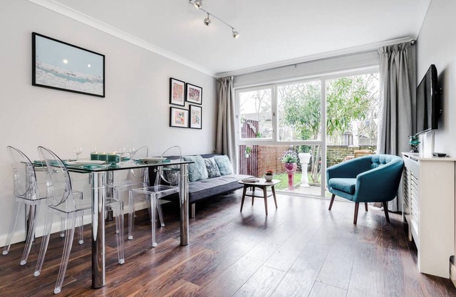 Beautifully Presented 2BD Flat near Westminster
