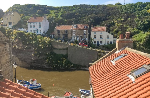 Beautifully refurbished cottage in the heart of Staithes - with stunning views