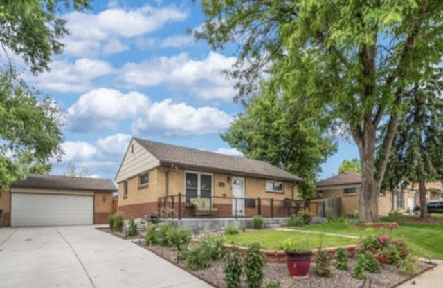 Beautifully Remodeled 4-bed 2-bath Northglenn Home!