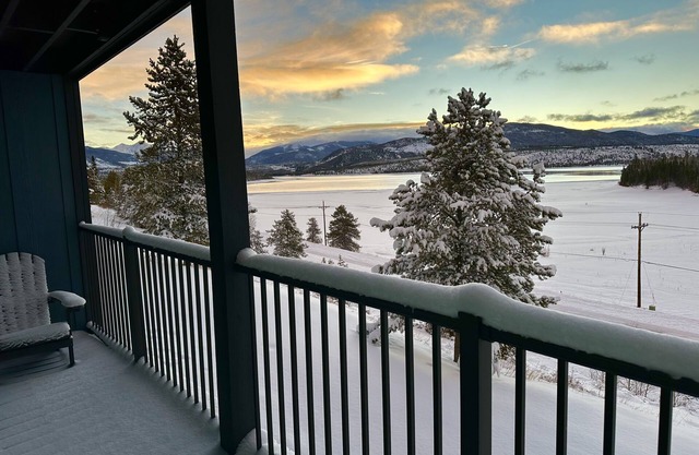 Beautifully remodeled, spacious Frisco condo directly overlooking Lake Dillon.