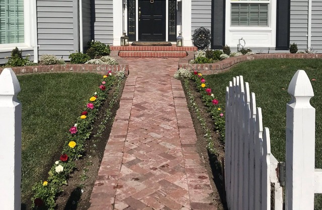 Beautifully renovated Cape Code in Southern Salinas