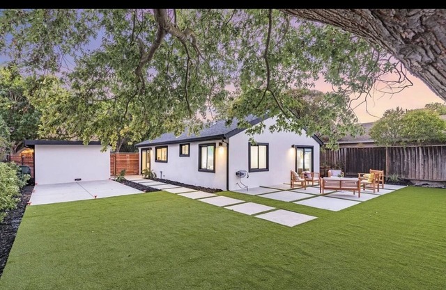Beautifully renovated home in Palo Alto