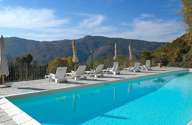 Beautifully Restored Apartment in Farmhouse with Swimming Pool and Woodland