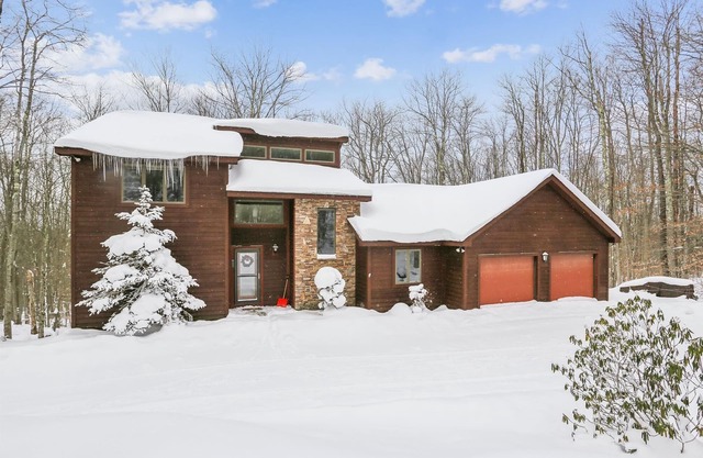 Beautifully Secluded Mountain Home