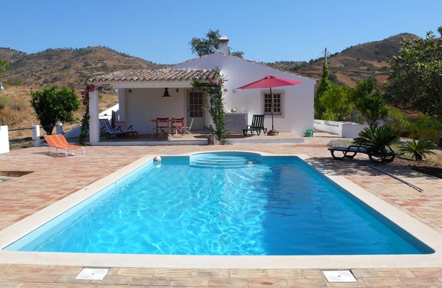Beautifully situated finca in the Algarve