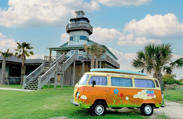 Beauty and the Beach™ Lighthouse - Amazing Romantic Getaway and a Wedding Venue