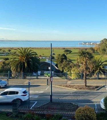 Beauty on The Bay - Best location in Timaru!