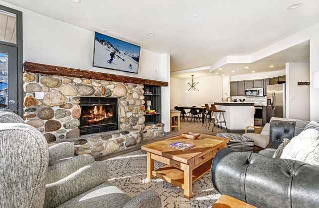 Beaver Creek Getaway - 3BR, Pool & Hot Tub, Great Access to Amenities, Mountain, Dining & Shops