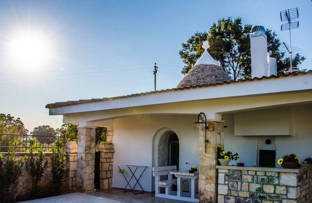 Beb surrounded by greenery a few km from Alberobello with swimming pool and spa