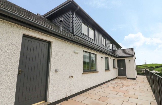 BECK VIEW, family friendly, luxury holiday cottage in Kendal
