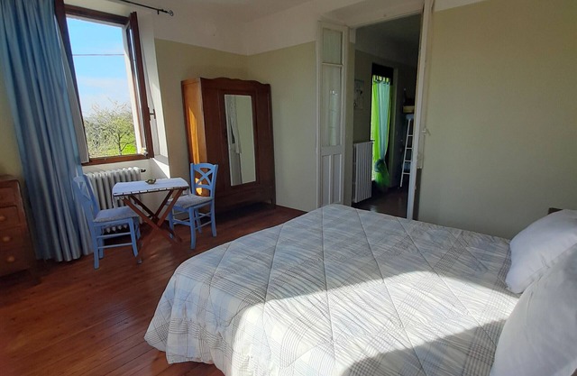 Bed and Breakfast 'Larice Rosso' with Lake View, Shared Garden and Wi-Fi