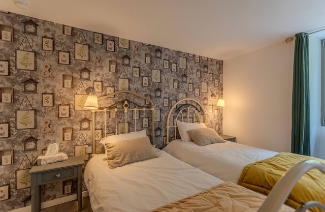 Bed and Breakfast 'Iris' with Mountain View, Wi-Fi and Air Conditioning