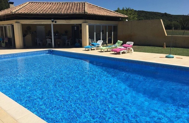 Bed and breakfast for 2 - 4 people in a large property with children's play area