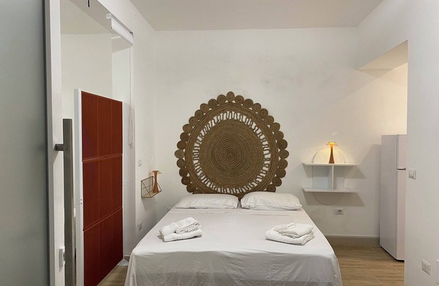 Bed and Breakfast 'Isid'Oro Rooms - Camera 2' with Wi-Fi and Air Conditioning
