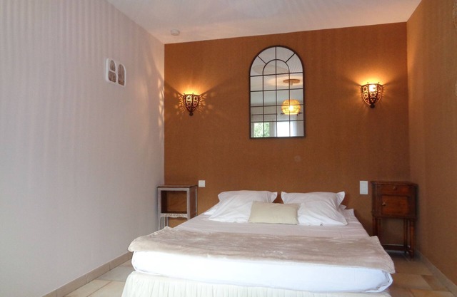 Bed & Breakfast in a Farmhouse- air conditionned - Lacoste