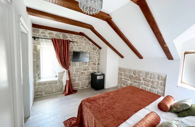 Bed&Breakfast Sorgo Palace- Comfort Double or Twin Room with City Walls View (Emerald)
