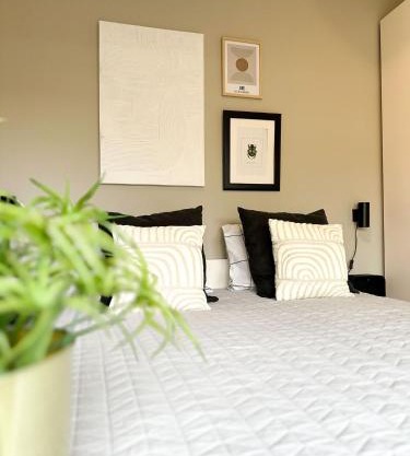 Bed & Breakfast Waterpoort - incl gratis licht ontbijt en parking