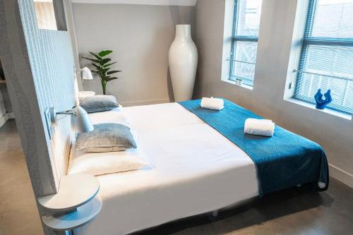 Bed En Koffie Oss Stylish Room In Historic Weaving