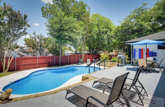Bedford Retreat w/Private Pool & Gas Grill!