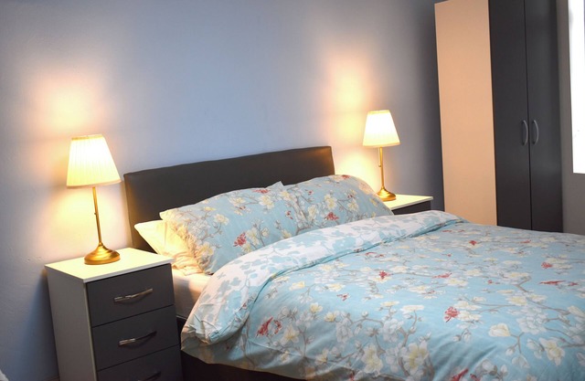 Bedroom Apartment with 2Baths, Walkable china town
