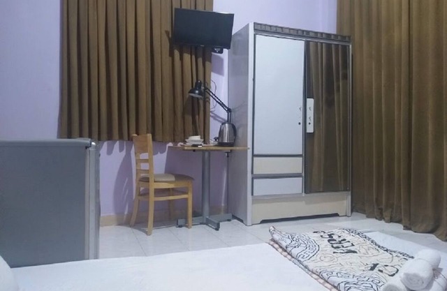 BEE.BEE HOMESTAY (DOUBLE ROOM WINDOW CHEAP (ĐÔI CỬA SỔ)