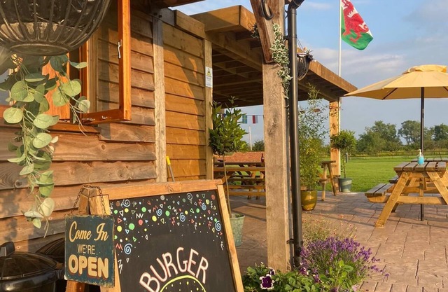 Beech Pod Cabin in Beautiful Surroundings Wrexham