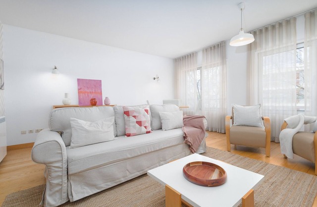 BeGuest Lisbon Premium 12A