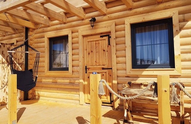 BeHappy Woodhouse log cabin sauna & jacuzzi Jastrzębia Góra Gdansk close by