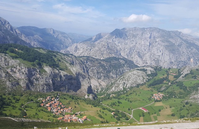 Bejes. Peaks of Europe. 5 pax
