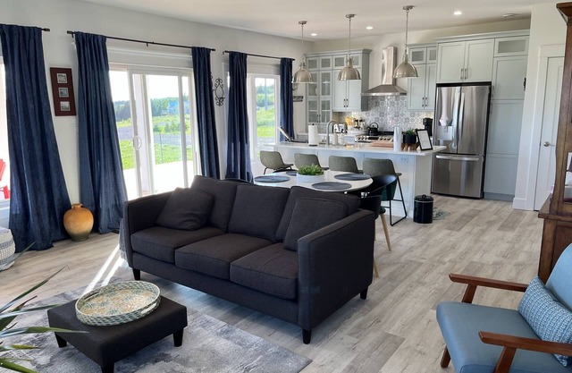 Bela Vista Getaway - Water views, Dreamy Sunsets and Star Gazing. Pet-Friendly!