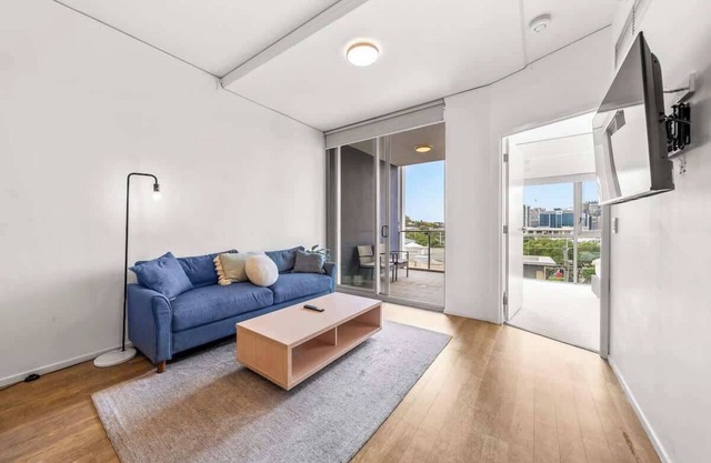 Belise - Executive 2BR Elegance plus parking & pool