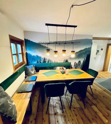 Belisima Apartments I Ferienwohnungen Fischbachau - Breitenstein I Region Schliersee I Historisch & Cozy mit Bergblick I 2 Schlafzimmer I Waschmaschine I Parkplatz I Nähe Supermarkt