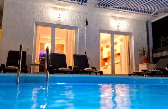 Bella Ciao holiday house with pool